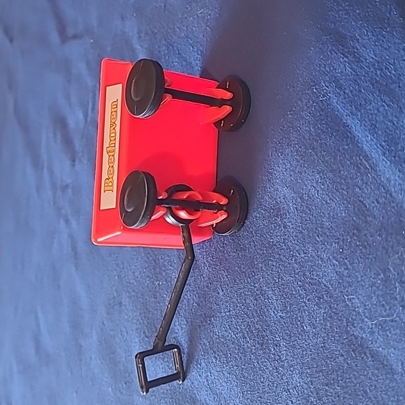 Beethoven Red Wagon Vintage 1990s - Picture 6 of 6
